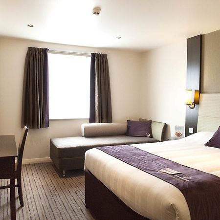 Premier Inn Southwark Borough High St Londra Dış mekan fotoğraf