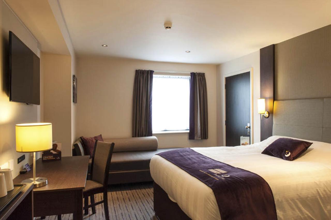 Premier Inn Southwark Borough High St Londra Dış mekan fotoğraf