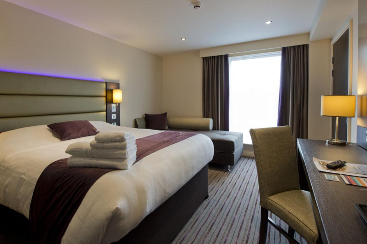 Premier Inn Southwark Borough High St Londra Dış mekan fotoğraf