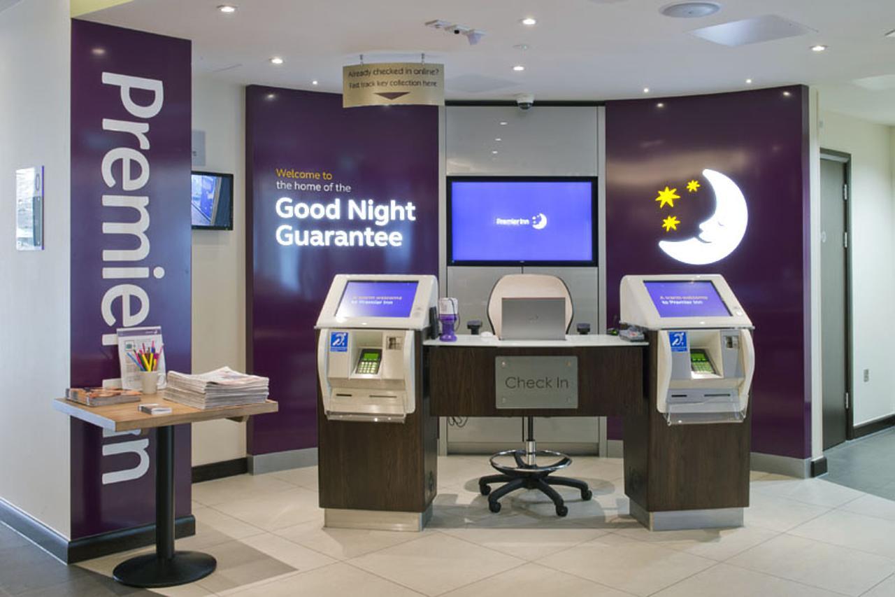 Premier Inn Southwark Borough High St Londra Dış mekan fotoğraf